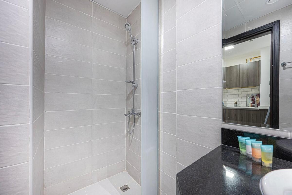 Apartment Luxury Living In The Exciting Dubailand Ar *